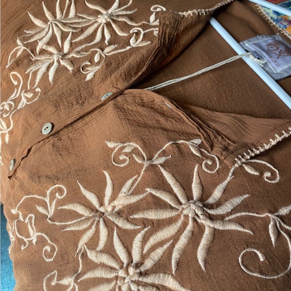 BNWT Chasing Unicorns Brown Mountain Music Cotton Gauze Blouse Size Small 🤠❤️ - Picture 5 of 8